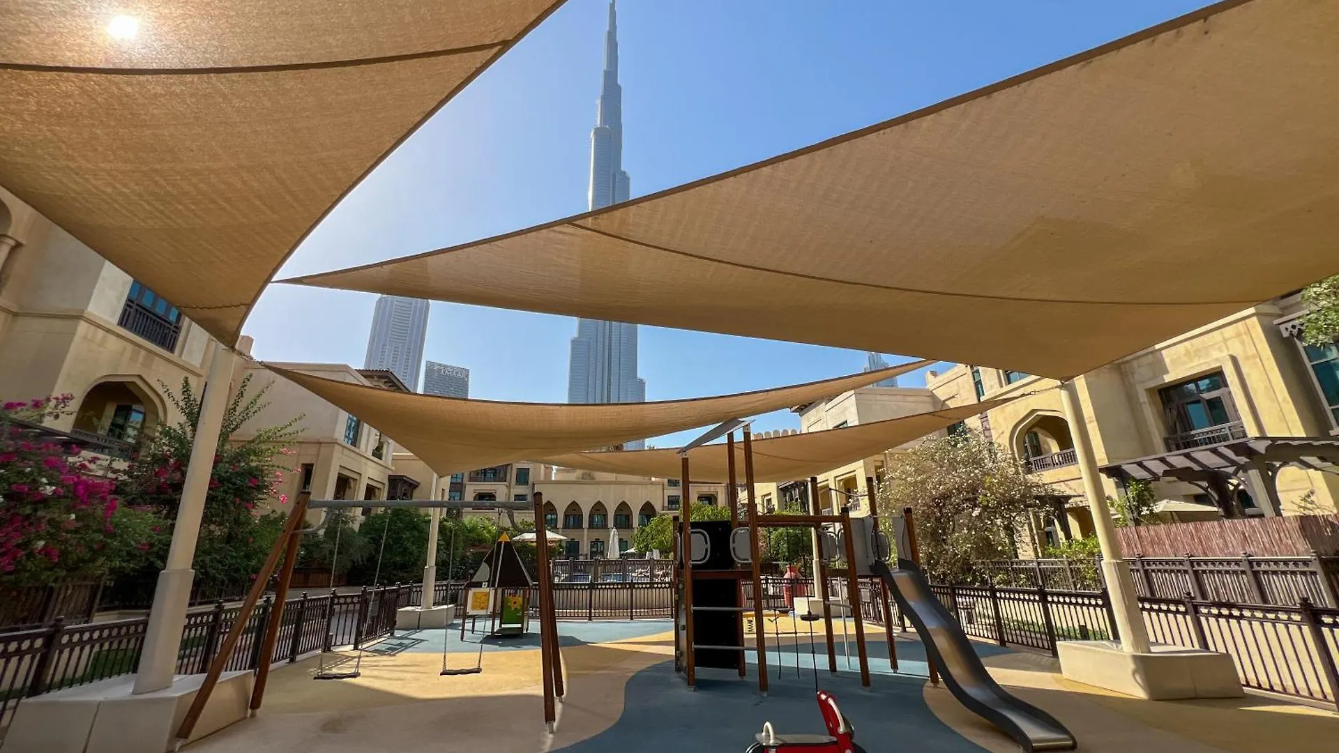 Apartamento Durrani Homes - Luxe Living At Souk Al Bahar With Burj Khalifa And Partial Fountain View Dubái